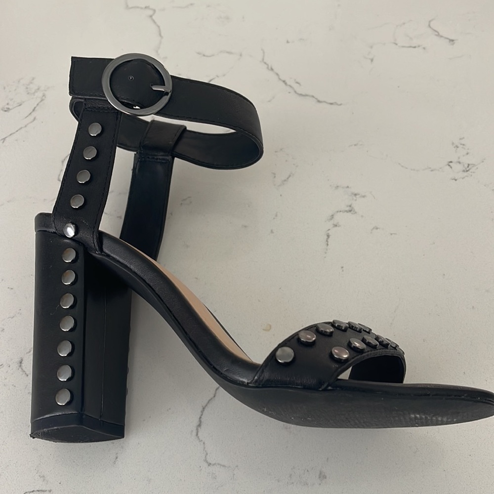COPY - BLEECKER & BOND BLACK LEATHER 4” HEELS STUDDED SANDALS 6.5 like new meta…